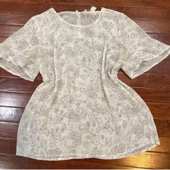 White and Gray Sheer Patterned Top Size Medium - Picture 3 of 5
